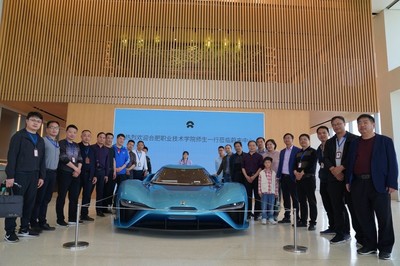 產教融合、工學交替、知行合一——汽車工程學院師生蔚來行舞臺藝術造型策劃紀實